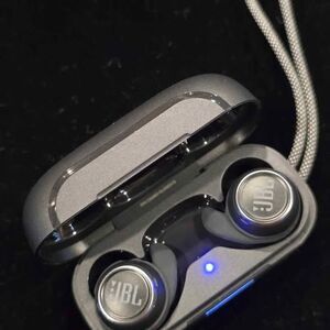 JBL Noise canceling earbuds